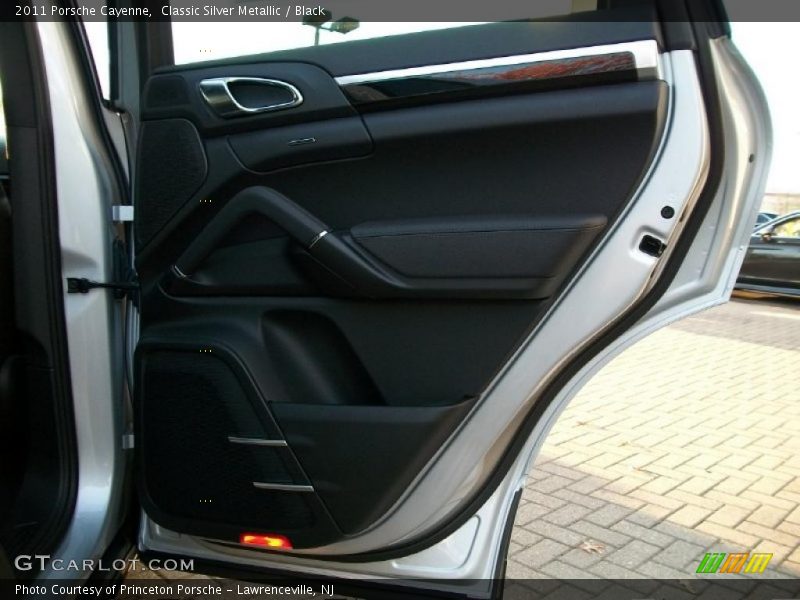 Classic Silver Metallic / Black 2011 Porsche Cayenne