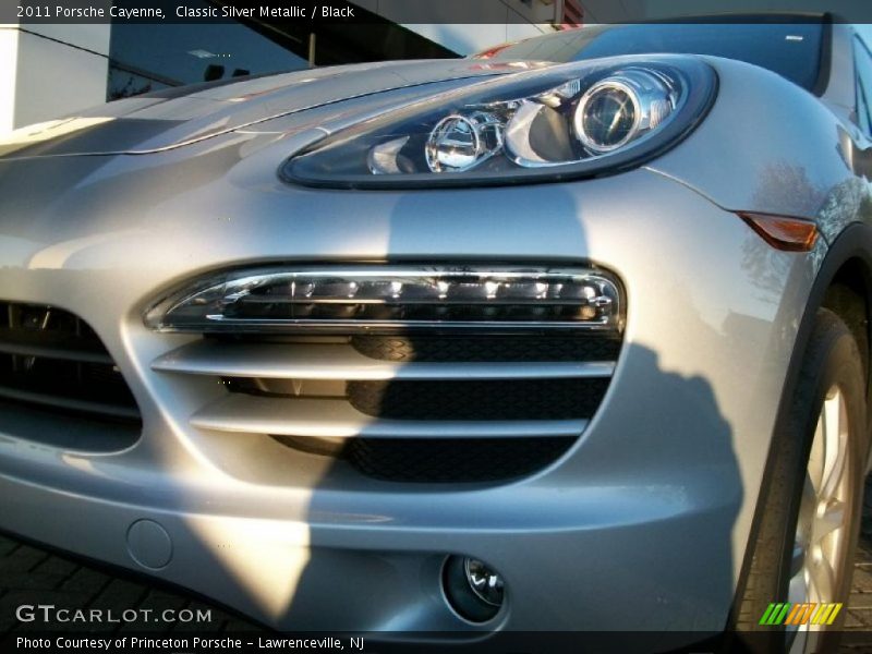 Classic Silver Metallic / Black 2011 Porsche Cayenne