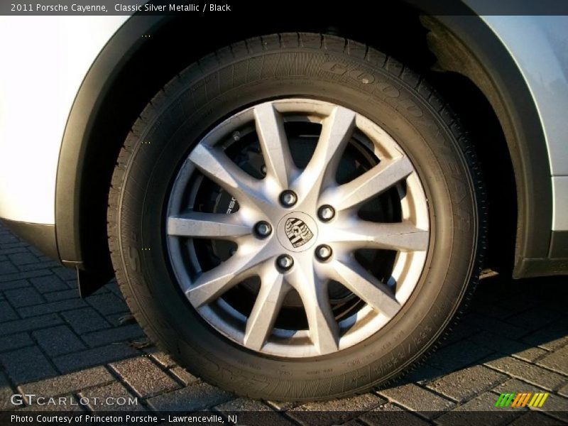 Classic Silver Metallic / Black 2011 Porsche Cayenne