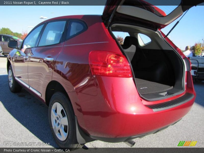 Cayenne Red / Black 2011 Nissan Rogue S