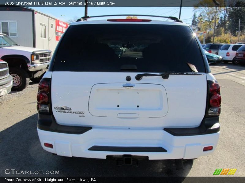 Summit White / Light Gray 2005 Chevrolet TrailBlazer LS 4x4