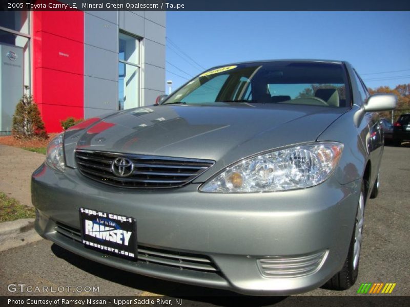 Mineral Green Opalescent / Taupe 2005 Toyota Camry LE