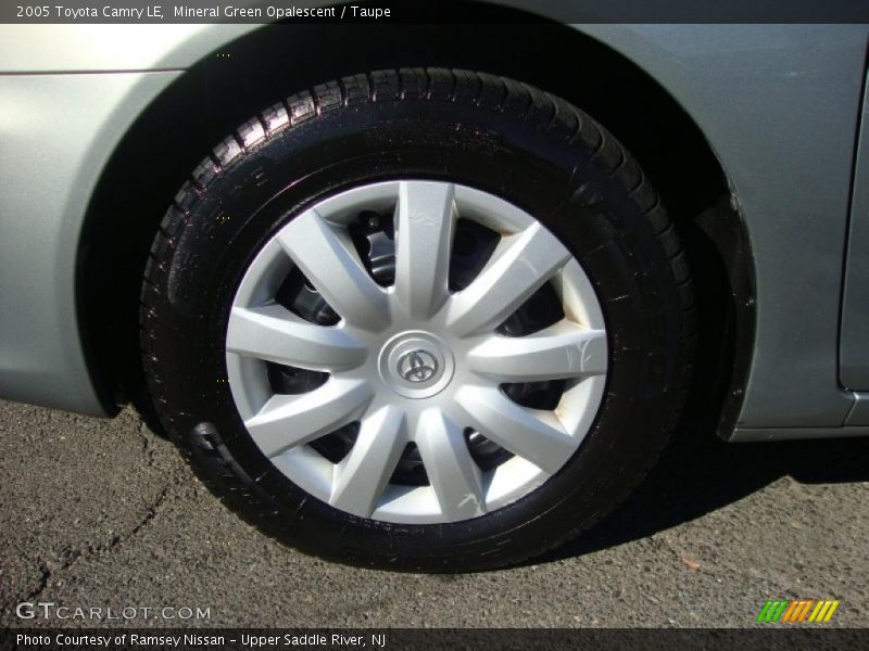 Mineral Green Opalescent / Taupe 2005 Toyota Camry LE