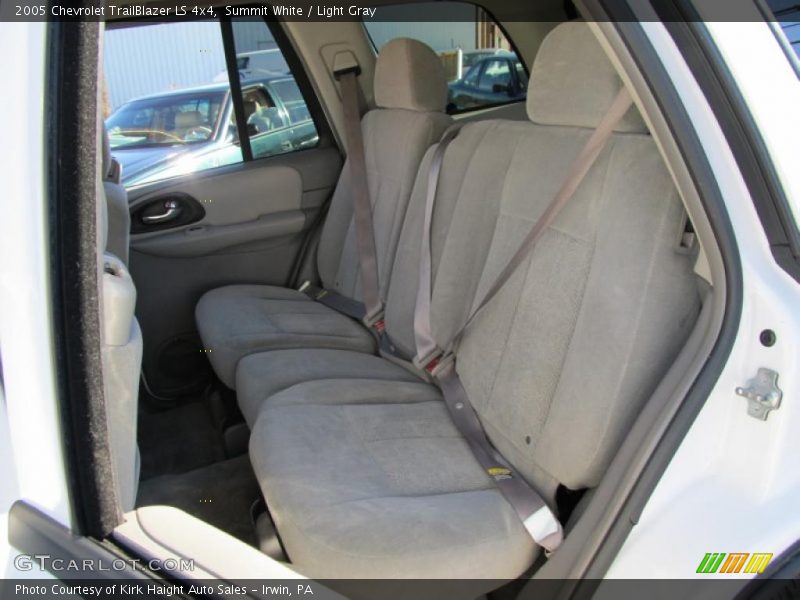 Summit White / Light Gray 2005 Chevrolet TrailBlazer LS 4x4