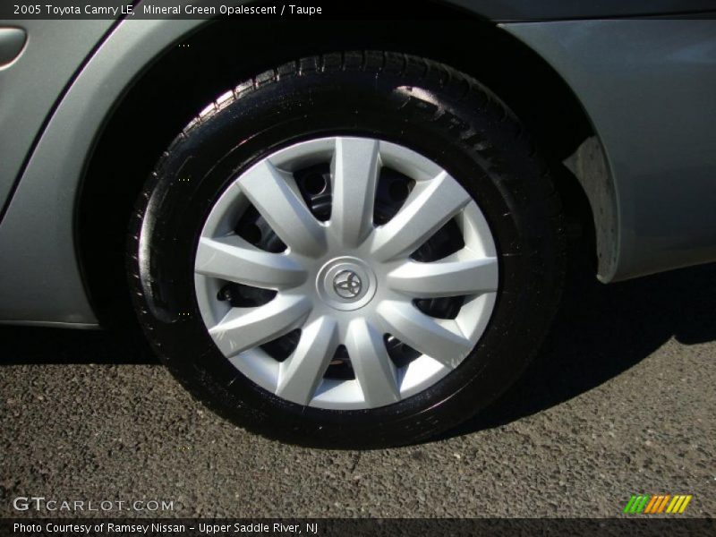 Mineral Green Opalescent / Taupe 2005 Toyota Camry LE