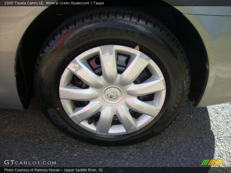Mineral Green Opalescent / Taupe 2005 Toyota Camry LE