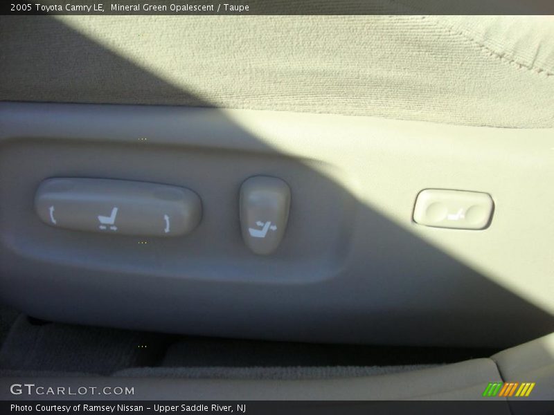 Mineral Green Opalescent / Taupe 2005 Toyota Camry LE