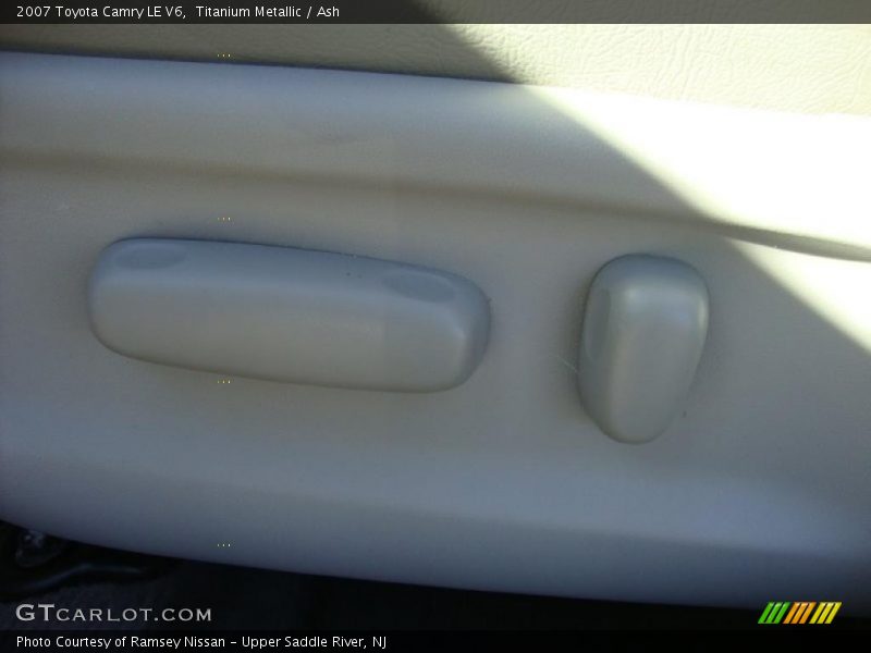 Titanium Metallic / Ash 2007 Toyota Camry LE V6
