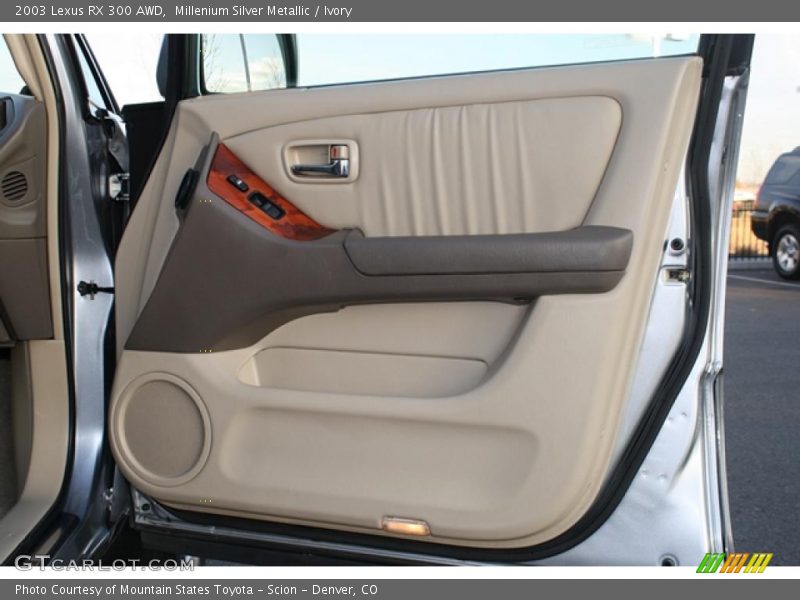 Door Panel of 2003 RX 300 AWD