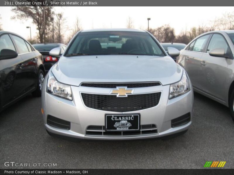 Silver Ice Metallic / Jet Black 2011 Chevrolet Cruze LT