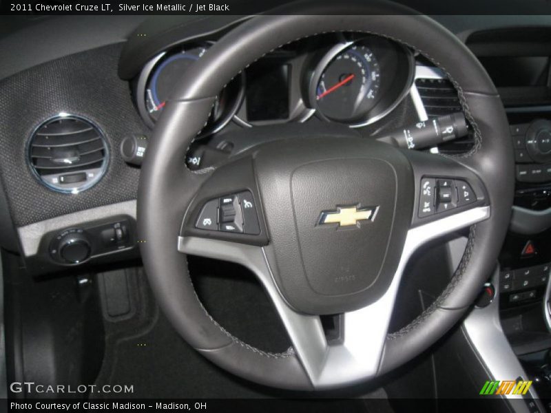 Silver Ice Metallic / Jet Black 2011 Chevrolet Cruze LT