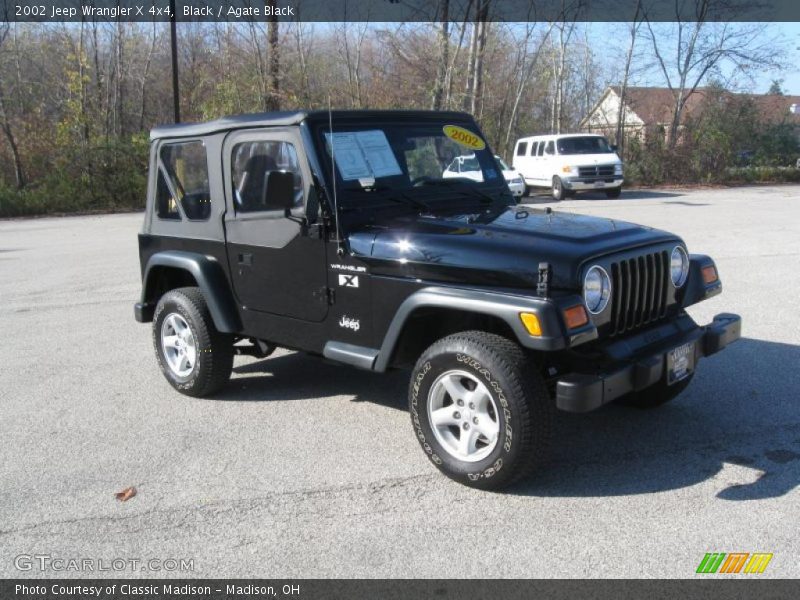 Front 3/4 View of 2002 Wrangler X 4x4