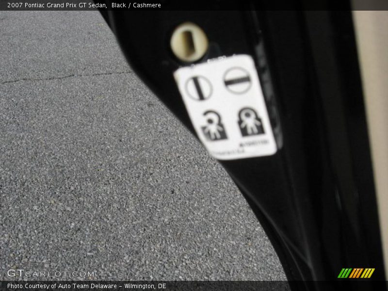 Black / Cashmere 2007 Pontiac Grand Prix GT Sedan