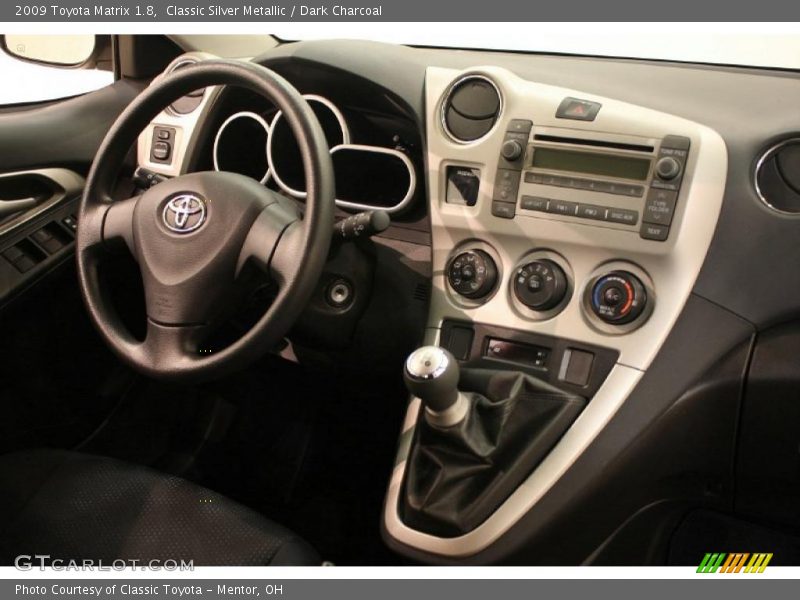 Classic Silver Metallic / Dark Charcoal 2009 Toyota Matrix 1.8