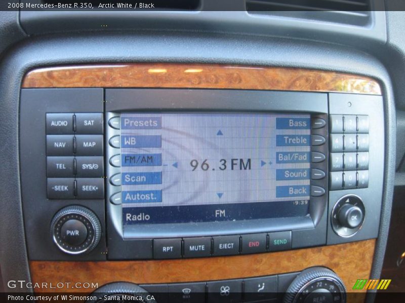 Navigation of 2008 R 350