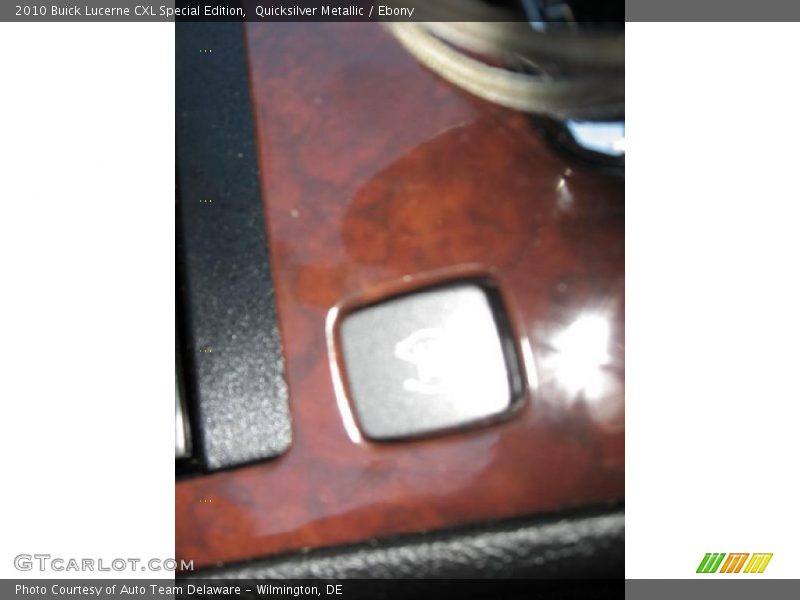 Quicksilver Metallic / Ebony 2010 Buick Lucerne CXL Special Edition