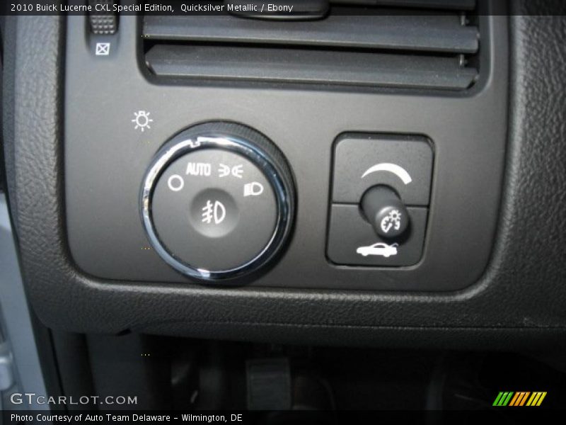 Controls of 2010 Lucerne CXL Special Edition