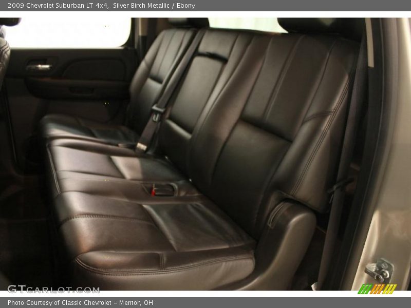 Silver Birch Metallic / Ebony 2009 Chevrolet Suburban LT 4x4