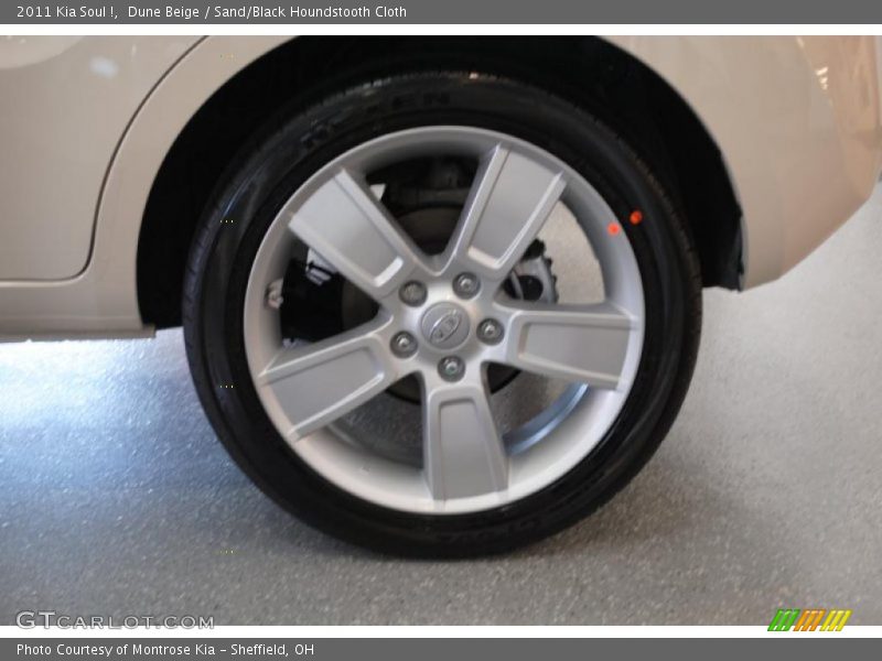 Dune Beige / Sand/Black Houndstooth Cloth 2011 Kia Soul !