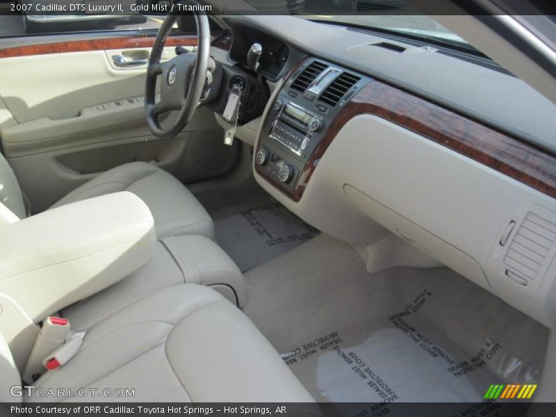 Gold Mist / Titanium 2007 Cadillac DTS Luxury II