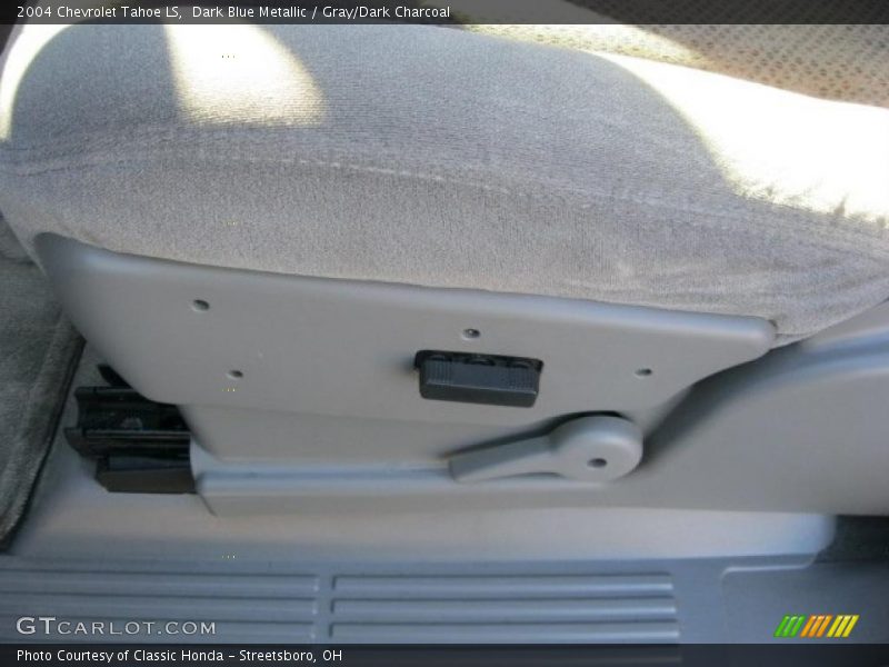 Dark Blue Metallic / Gray/Dark Charcoal 2004 Chevrolet Tahoe LS