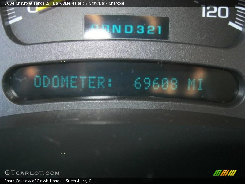Dark Blue Metallic / Gray/Dark Charcoal 2004 Chevrolet Tahoe LS