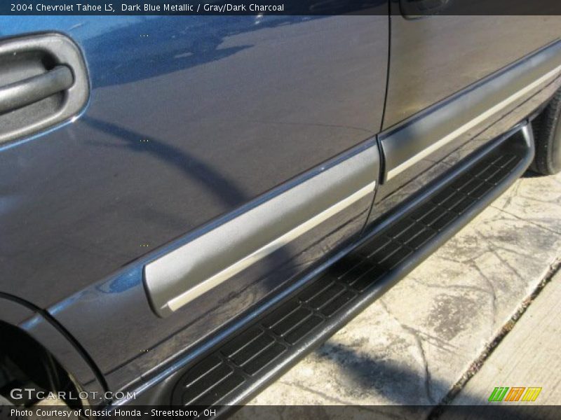Dark Blue Metallic / Gray/Dark Charcoal 2004 Chevrolet Tahoe LS