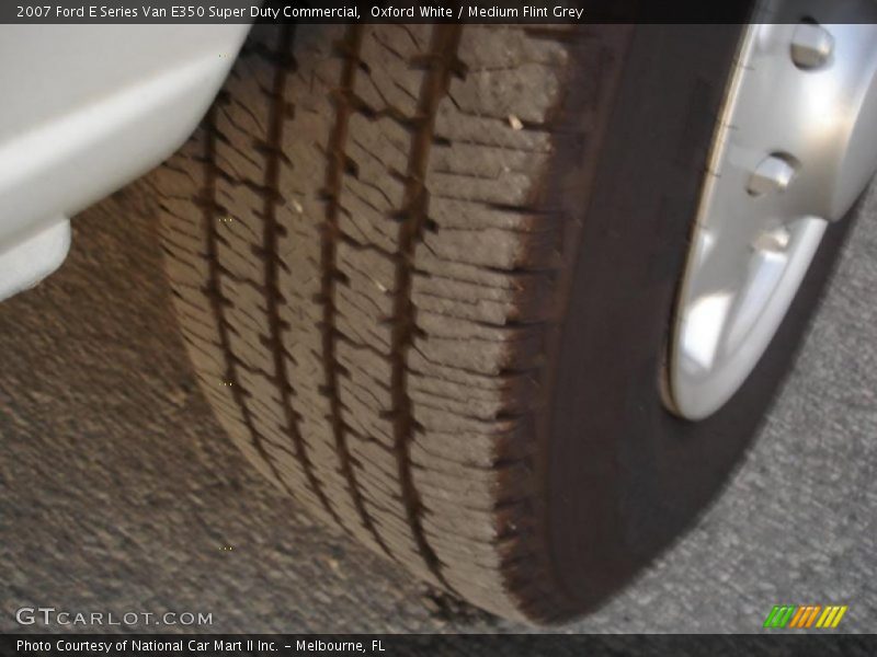 Oxford White / Medium Flint Grey 2007 Ford E Series Van E350 Super Duty Commercial