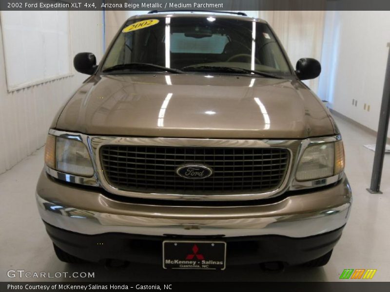 Arizona Beige Metallic / Medium Parchment 2002 Ford Expedition XLT 4x4