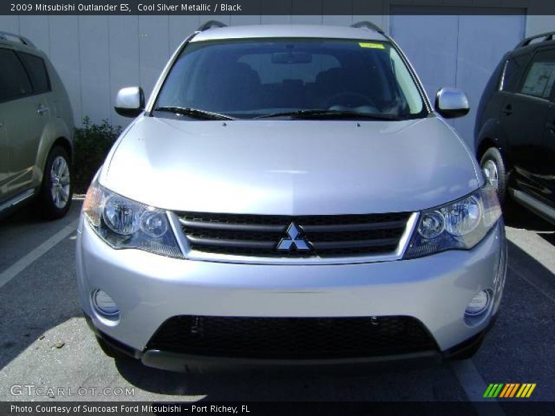 Cool Silver Metallic / Black 2009 Mitsubishi Outlander ES