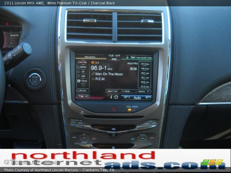 White Platinum Tri-Coat / Charcoal Black 2011 Lincoln MKX AWD