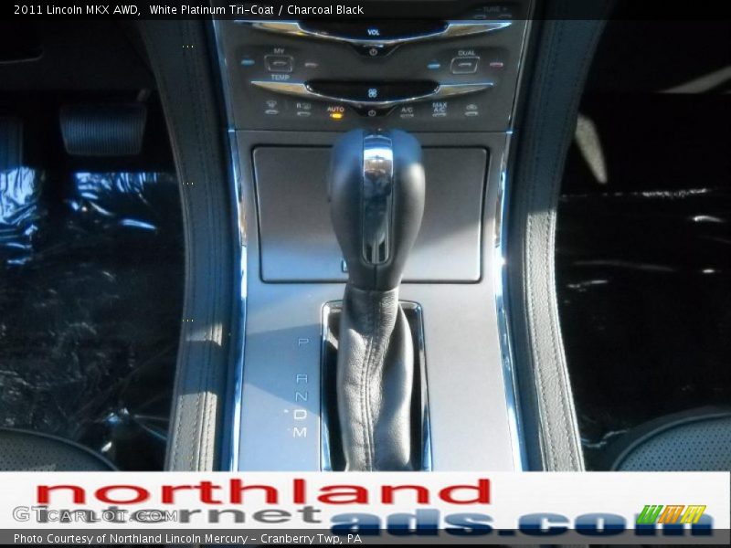 White Platinum Tri-Coat / Charcoal Black 2011 Lincoln MKX AWD