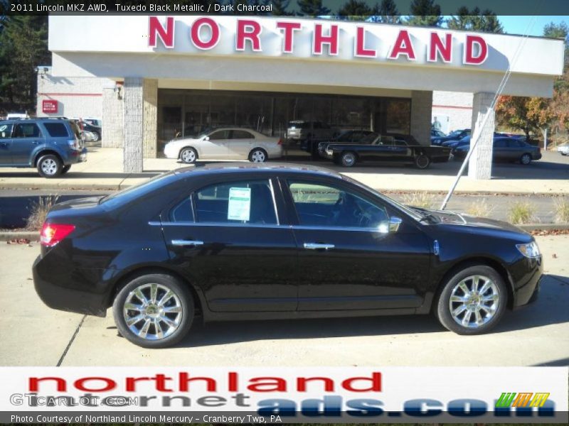 Tuxedo Black Metallic / Dark Charcoal 2011 Lincoln MKZ AWD
