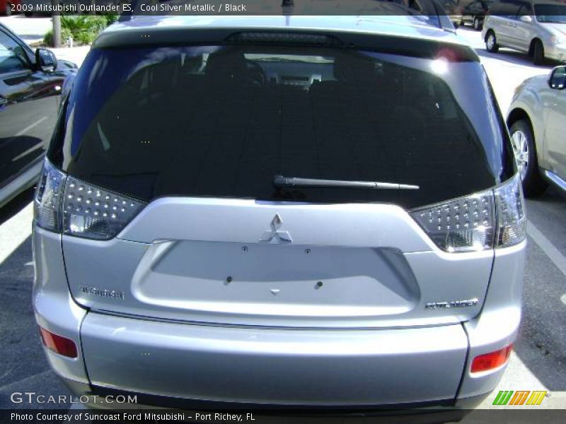 Cool Silver Metallic / Black 2009 Mitsubishi Outlander ES