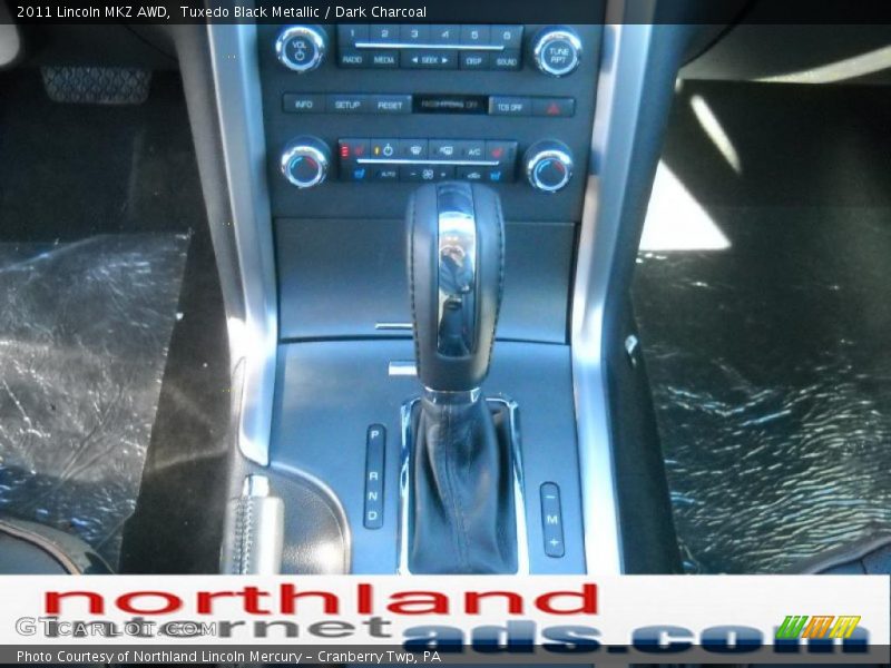 Tuxedo Black Metallic / Dark Charcoal 2011 Lincoln MKZ AWD