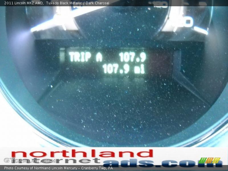 Tuxedo Black Metallic / Dark Charcoal 2011 Lincoln MKZ AWD