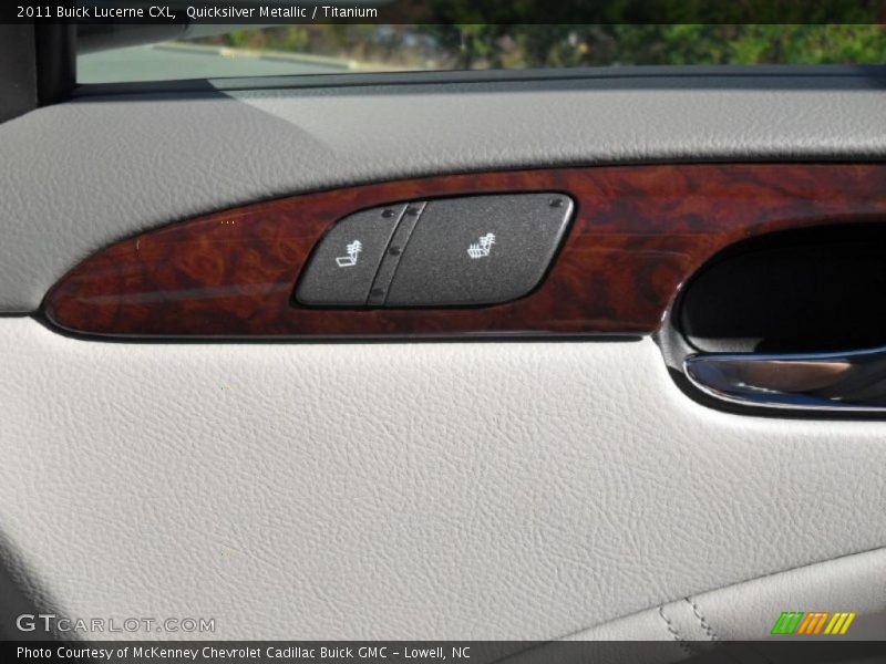 Quicksilver Metallic / Titanium 2011 Buick Lucerne CXL