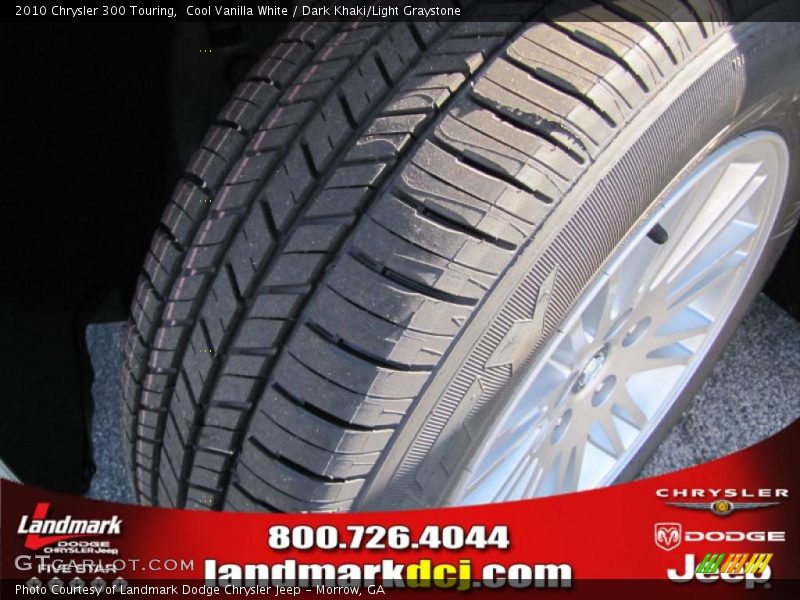 Cool Vanilla White / Dark Khaki/Light Graystone 2010 Chrysler 300 Touring