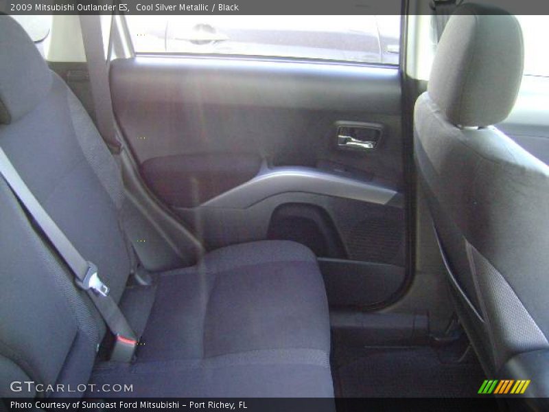 Cool Silver Metallic / Black 2009 Mitsubishi Outlander ES