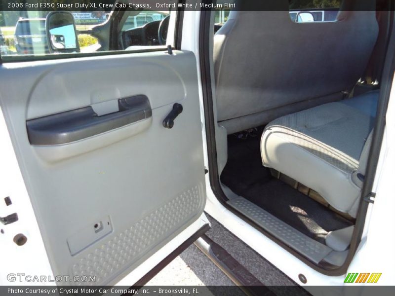  2006 F350 Super Duty XL Crew Cab Chassis Medium Flint Interior