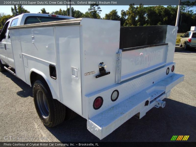 Oxford White / Medium Flint 2006 Ford F350 Super Duty XL Crew Cab Chassis