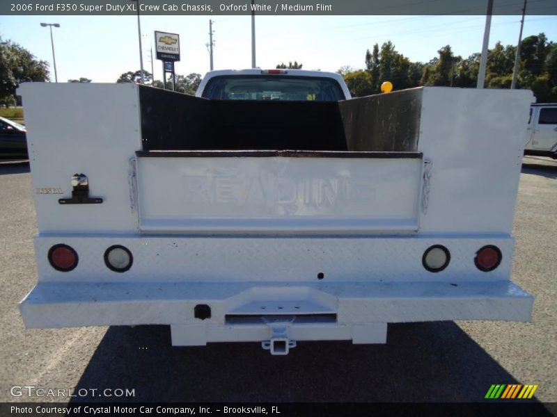 Oxford White / Medium Flint 2006 Ford F350 Super Duty XL Crew Cab Chassis