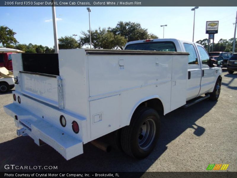 Oxford White / Medium Flint 2006 Ford F350 Super Duty XL Crew Cab Chassis