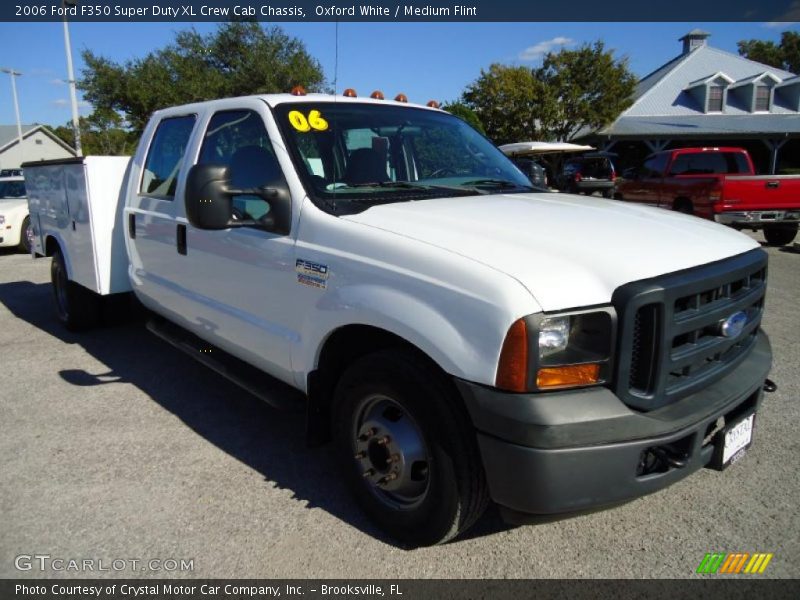 Oxford White / Medium Flint 2006 Ford F350 Super Duty XL Crew Cab Chassis