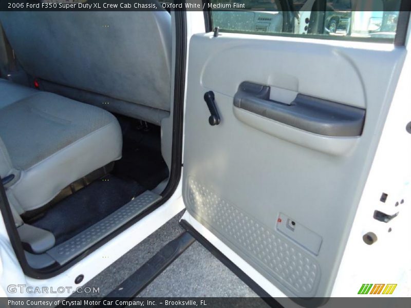Oxford White / Medium Flint 2006 Ford F350 Super Duty XL Crew Cab Chassis