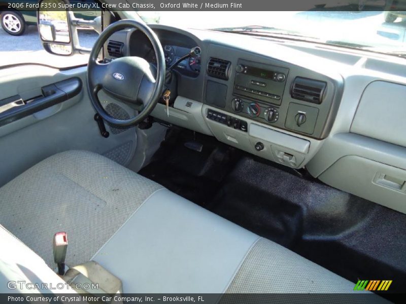 Dashboard of 2006 F350 Super Duty XL Crew Cab Chassis