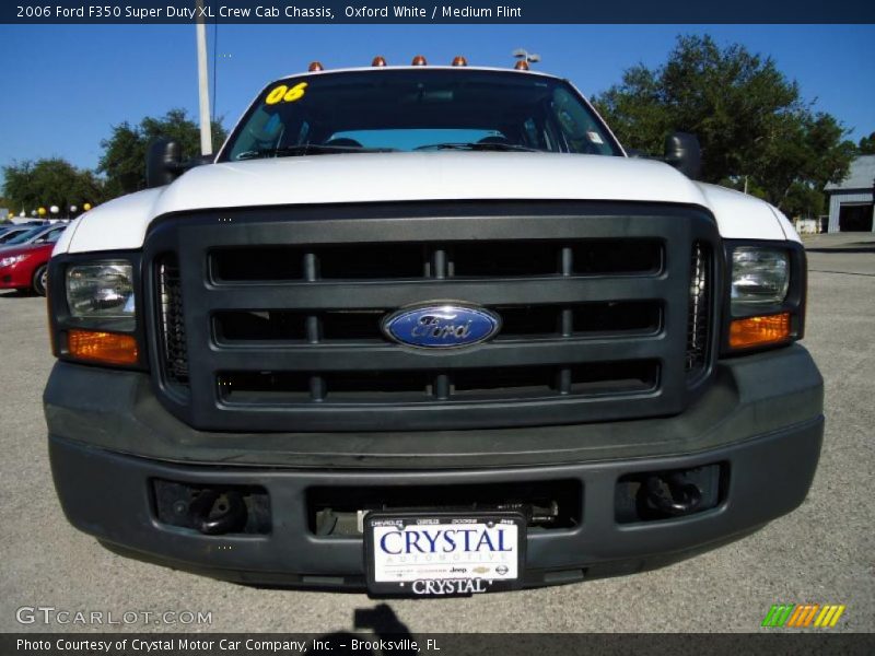 Oxford White / Medium Flint 2006 Ford F350 Super Duty XL Crew Cab Chassis
