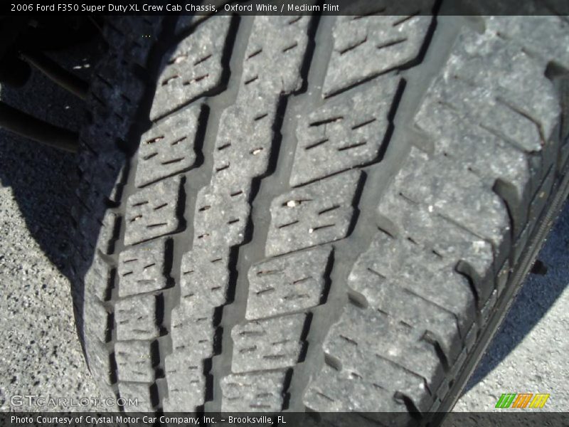Oxford White / Medium Flint 2006 Ford F350 Super Duty XL Crew Cab Chassis