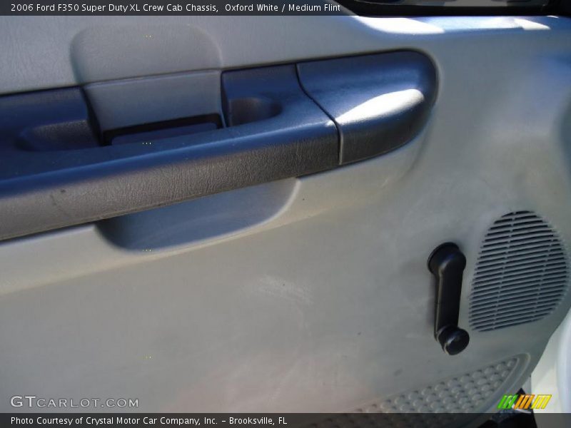 Oxford White / Medium Flint 2006 Ford F350 Super Duty XL Crew Cab Chassis