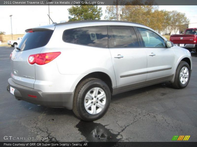  2011 Traverse LS Silver Ice Metallic